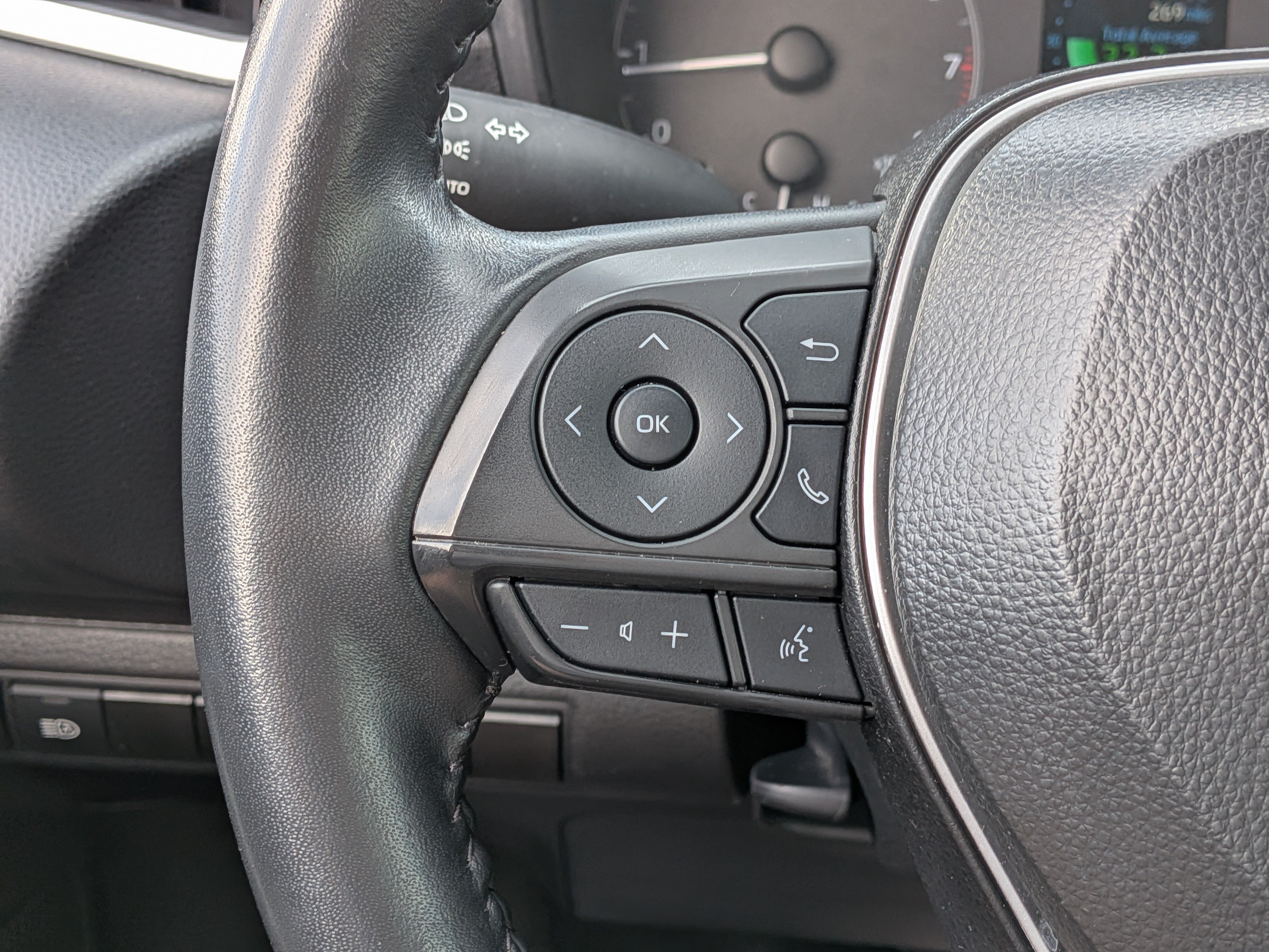 Used 2025 Toyota Corolla SE FWD image 24