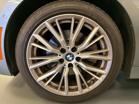 Used 2023 BMW 330i Sedan w/ Parking Assistance Package RWD image 10
