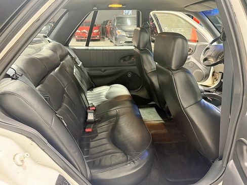 Used 1997 Oldsmobile Cutlass Supreme SL image 32