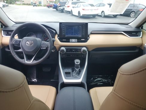 Used 2021 Toyota RAV4 XLE Premium FWD image 17
