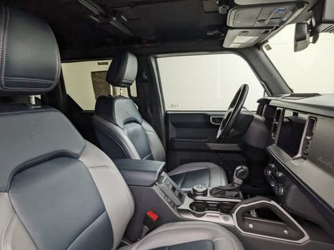 Certified 2023 Ford Bronco Outer Banks w/ Sasquatch Package AWD/4WD image 38