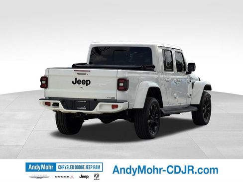 Used 2021 Jeep Gladiator Overland AWD/4WD image 7