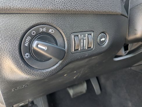 Used 2021 Dodge Charger SXT image 32