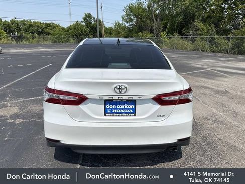 Used 2020 Toyota Camry XLE FWD image 5
