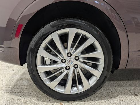 Used 2024 Buick Envision Avenir image 11