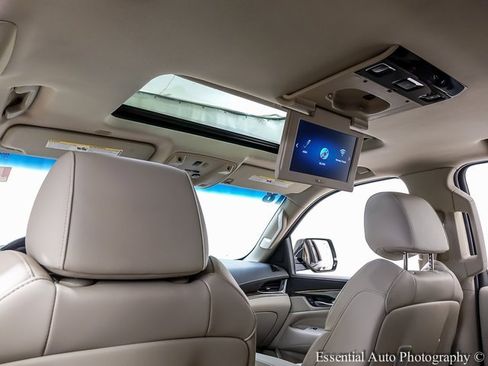 Used 2018 Cadillac Escalade Premium Luxury image 12