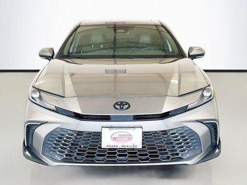 Used 2025 Toyota Camry SE w/ Convenience Package FWD image 2
