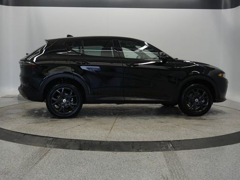 Used 2024 Dodge Hornet GT w/ GT Blacktop Package image 9