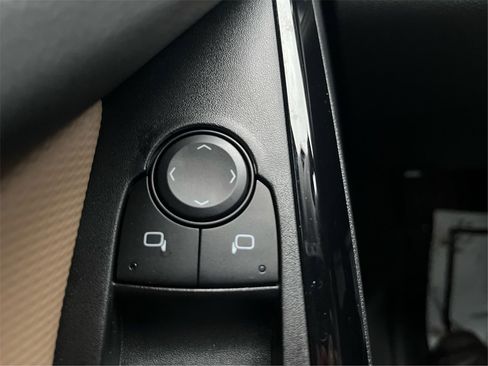 Used 2025 Chevrolet Equinox ACTIV w/ LPO, Floor Liner Package image 42