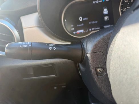 Used 2021 Nissan Versa SV image 16