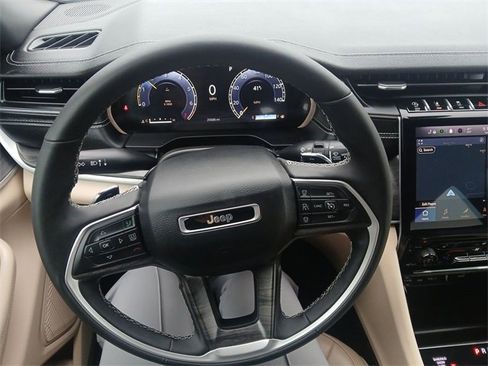 Used 2024 Jeep Grand Cherokee L Limited w/ Black Appearance Package image 14