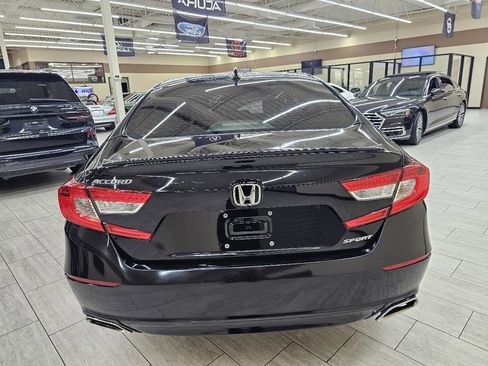 Used 2018 Honda Accord Sport image 7