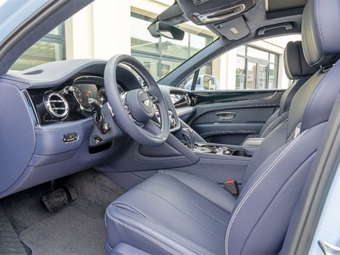 New 2025 Bentley Bentayga image 35