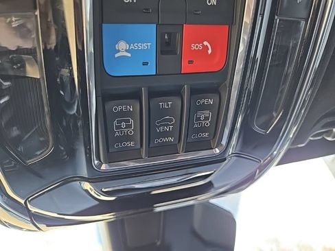 Used 2024 Jeep Grand Wagoneer L Series II w/ Quick Order Packagew 28T AWD/4WD image 77