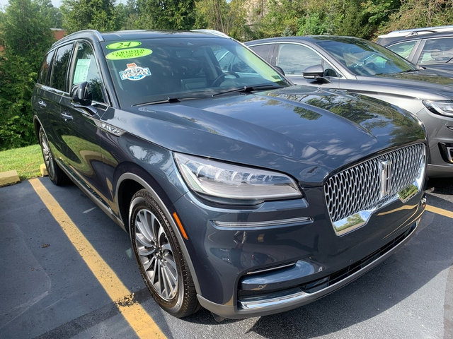 Certified 2024 Lincoln Aviator Reserve w/ Elements Package Plus AWD/4WD image 4