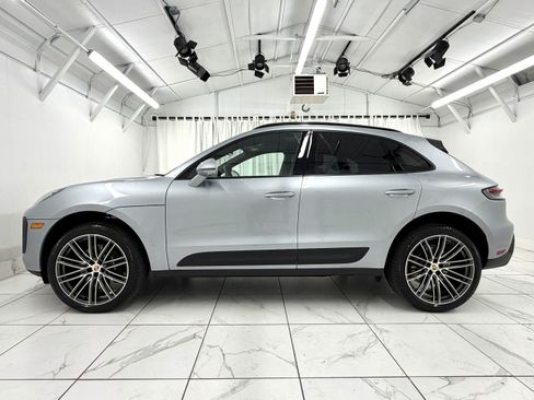 Certified 2026 Porsche Macan AWD/4WD image 2