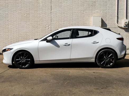 Used 2019 MAZDA MAZDA3 Hatchback w/ Preferred Package FWD image 10