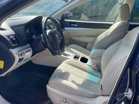 Used 2012 Subaru Outback 2.5i Premium w/ All-Weather Pkg AWD/4WD image 18