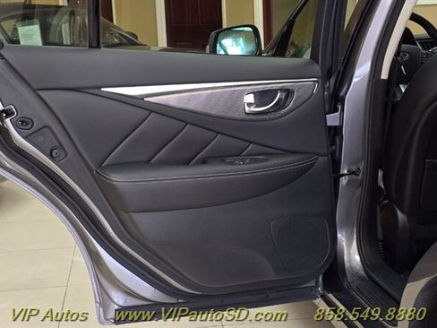 Used 2017 INFINITI Q50 3.0t Premium w/ Cargo Package (L95) image 12