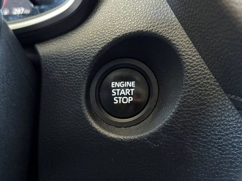 Used 2024 Toyota Corolla Cross XLE FWD image 17