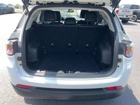 Used 2022 Jeep Compass Limited image 27