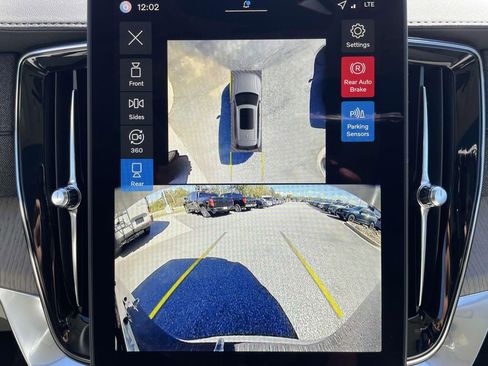 New 2026 Volvo XC90 B6 Ultra image 18