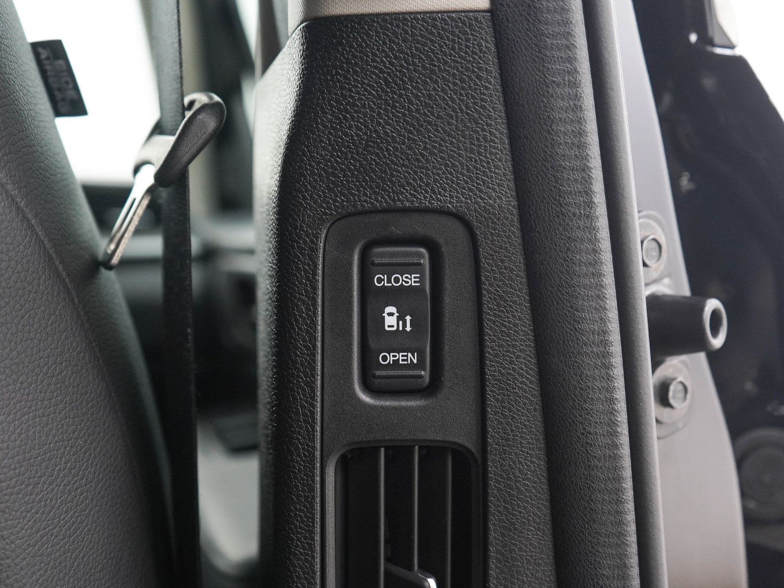 Used 2025 Honda Odyssey EX-L image 18