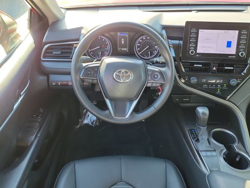 Used 2023 Toyota Camry SE image 15