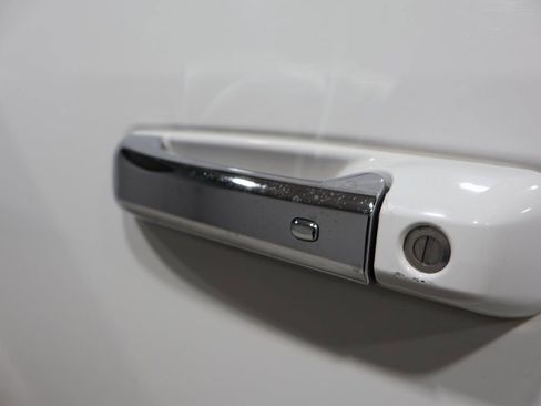 Used 2018 RAM 1500 Laramie w/ Convenience Group image 12