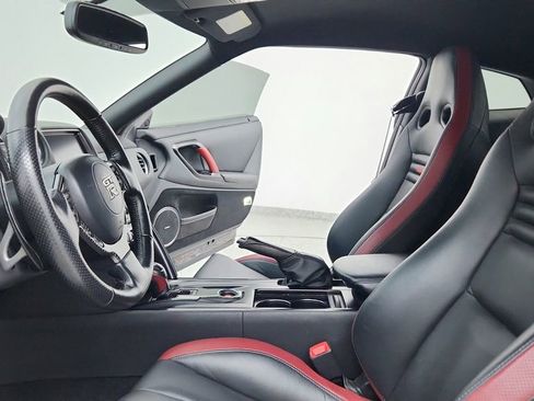 Used 2012 Nissan GT-R Black Edition image 19