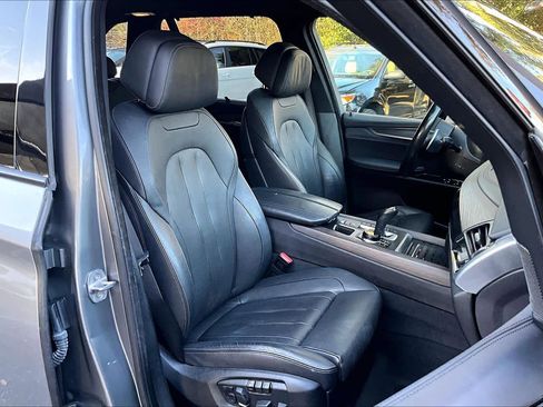 Used 2017 BMW X5 xDrive50i image 8