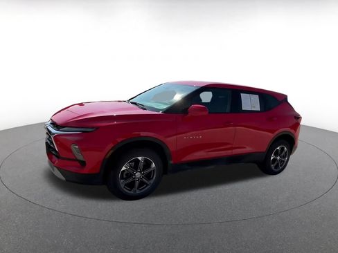 Used 2025 Chevrolet Blazer LT FWD image 6