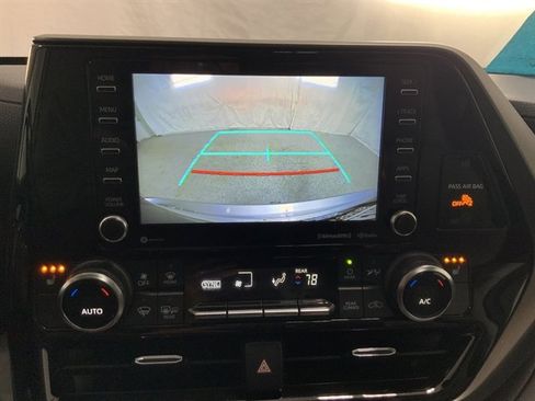 Used 2022 Toyota Highlander XLE image 31