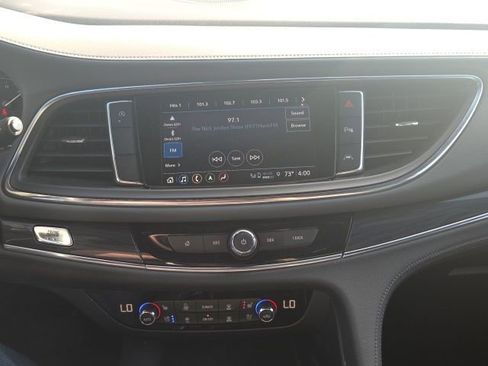 Used 2024 Buick Enclave Premium image 36