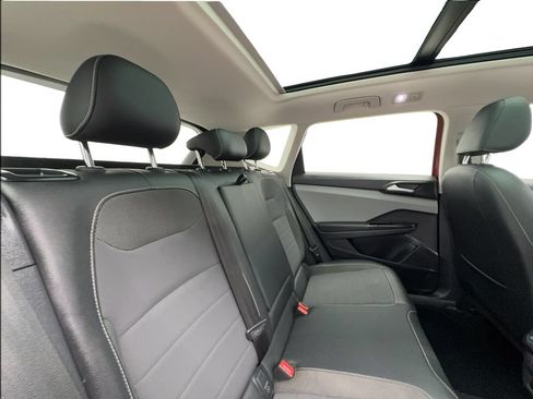 Used 2022 Volkswagen Taos SE FWD image 27