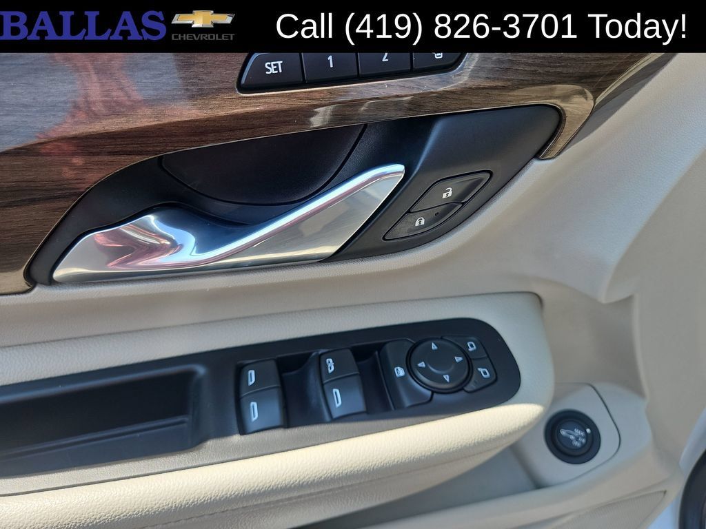 Used 2019 GMC Terrain Denali w/ GMC Pro Grade Package AWD/4WD image 11
