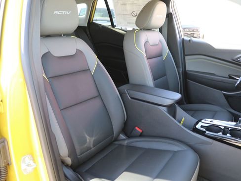 New 2025 Chevrolet Trax ACTIV image 32