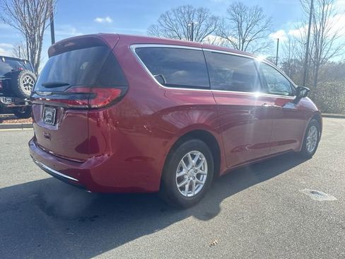 New 2026 Chrysler Pacifica Select image 13