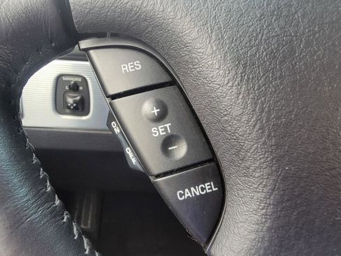 Used 2004 Ford Thunderbird Deluxe image 39