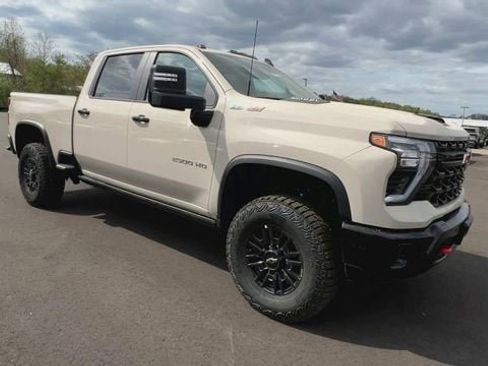 New 2026 Chevrolet Silverado 2500 ZR2 AWD/4WD image 2