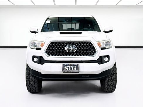 Used 2019 Toyota Tacoma TRD Sport AWD/4WD image 2