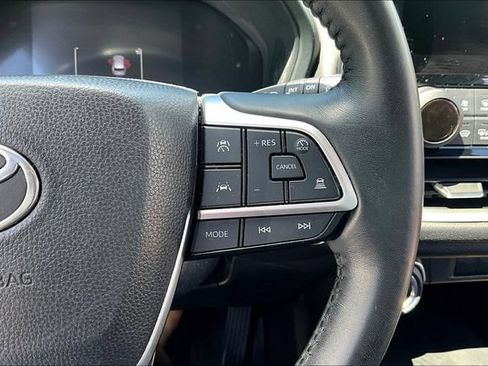 Used 2024 Toyota Grand Highlander AWD Hybrid image 12