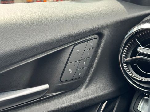 Used 2025 Chevrolet Equinox ACTIV w/ Safety and Technology Package image 32