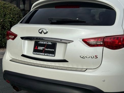 Used 2017 INFINITI QX70 AWD w/ Premium Package image 37