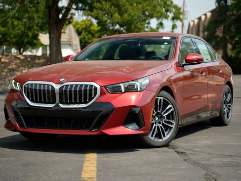 New 2027 BMW 540i xDrive w/ M Sport Package AWD/4WD image 1