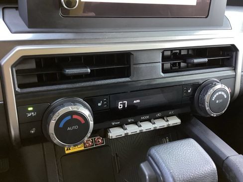 Certified 2025 Toyota 4Runner TRD Off-Road AWD/4WD image 17