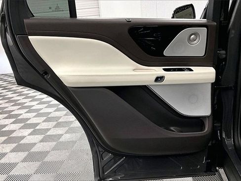 Used 2024 Lincoln Aviator Black Label w/ Dynamic Handling Package image 21