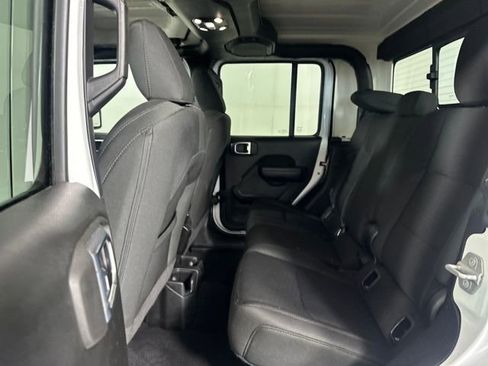 Used 2021 Jeep Gladiator Sport image 25