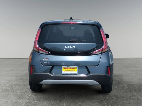 Used 2023 Kia Soul LX w/ LX Technology Package FWD image 4