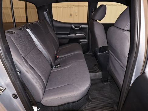 Used 2019 Toyota Tacoma TRD Off-Road AWD/4WD image 17